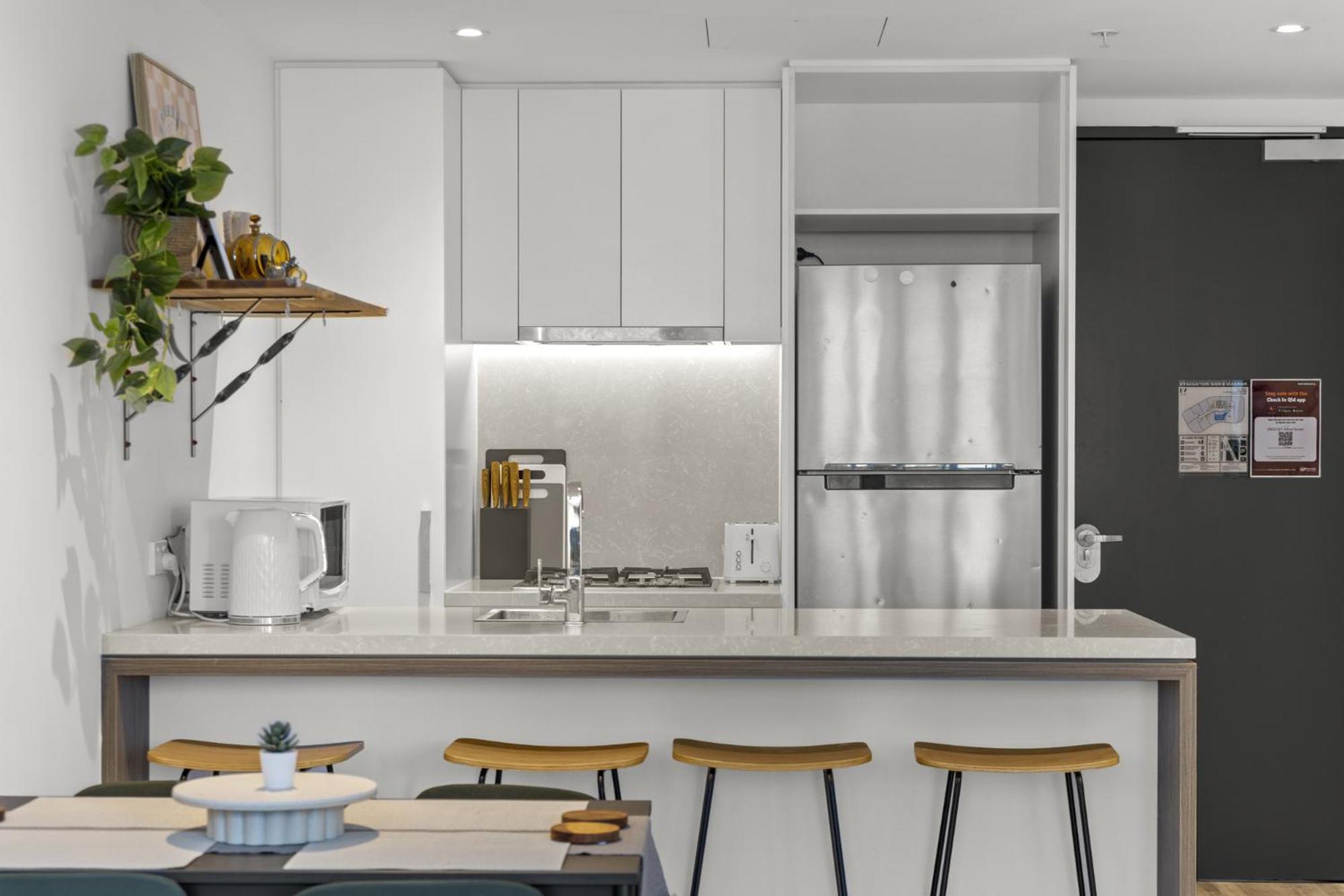 Apartment High-rise 1-bed With Pool, Gym And Parking Brisbane